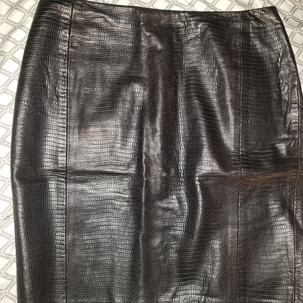 Genuine leather skirt